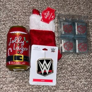 NWT 4pc WWE logo ornament tin can and stocking set